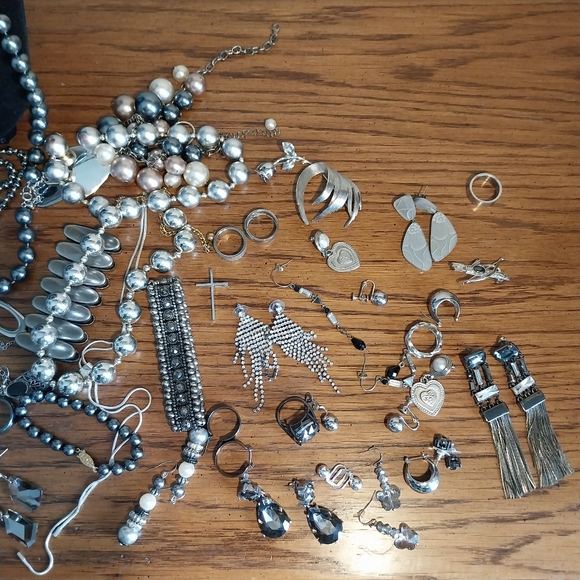 Silver and Gray Statement Jewelry Lot - Picture 10 of 14